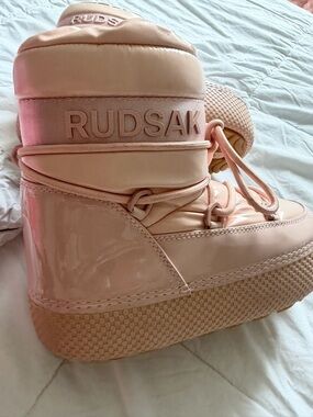 RUDSAK Blush Pink Puffy Boot with Faux Fur Interior